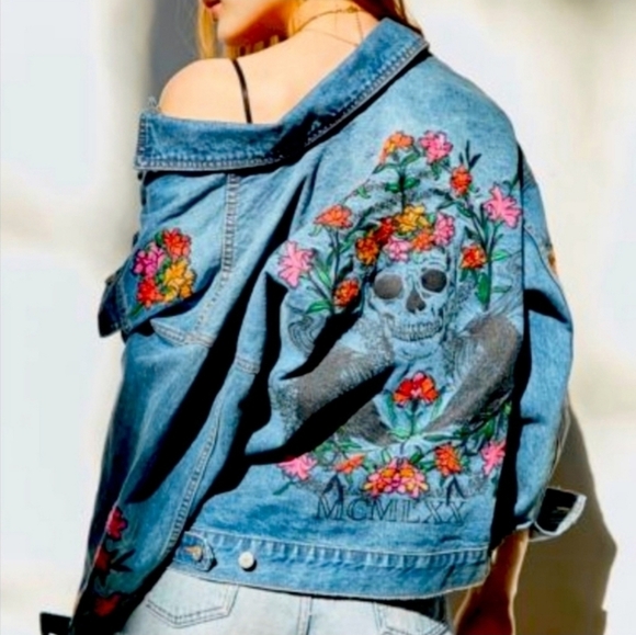 BDG Embroidered Floral Skull Denim Jacket M - Picture 1 of 7